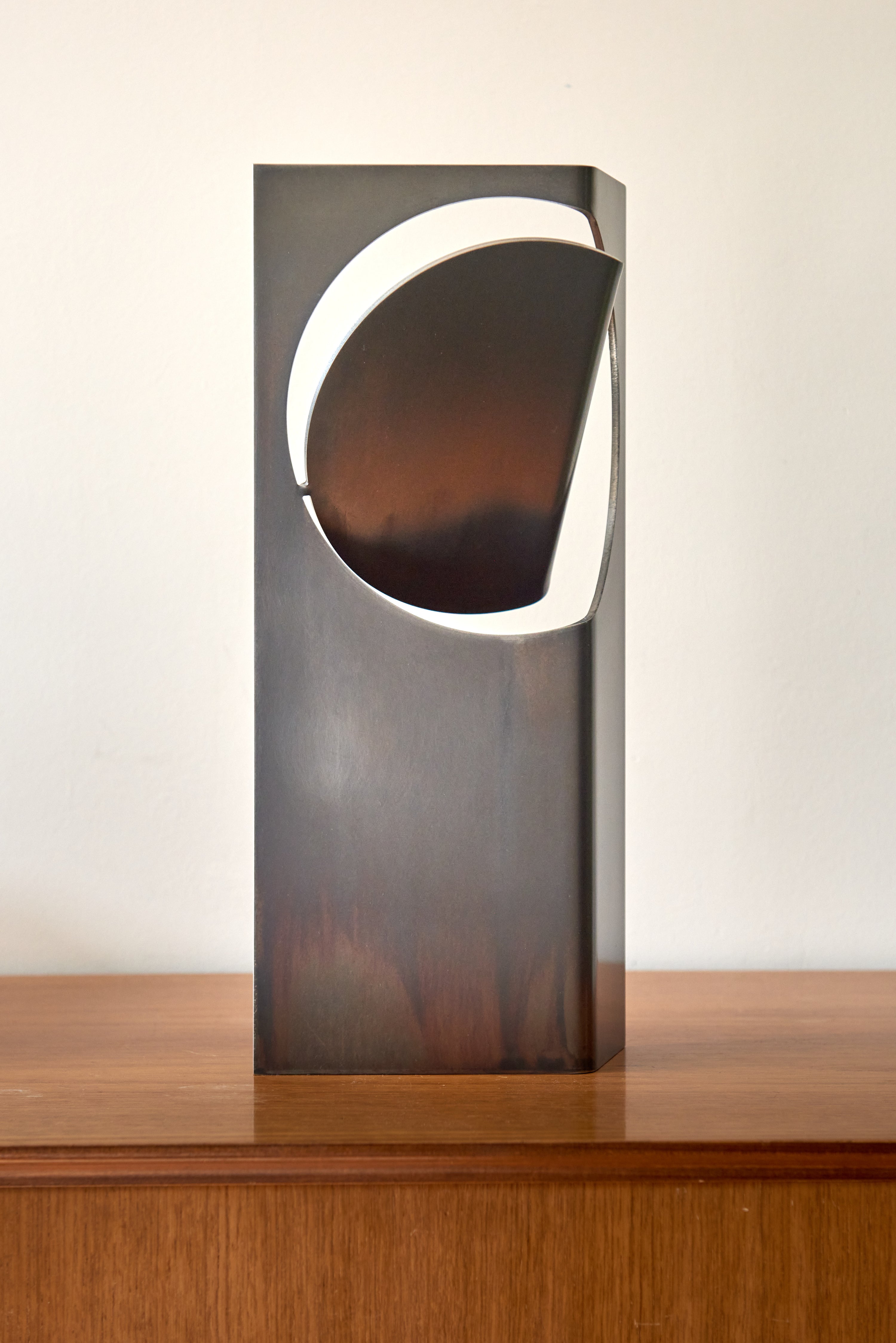 ONE ASYMMETRIC Warm Grey Patina Table Light by Frank Penders