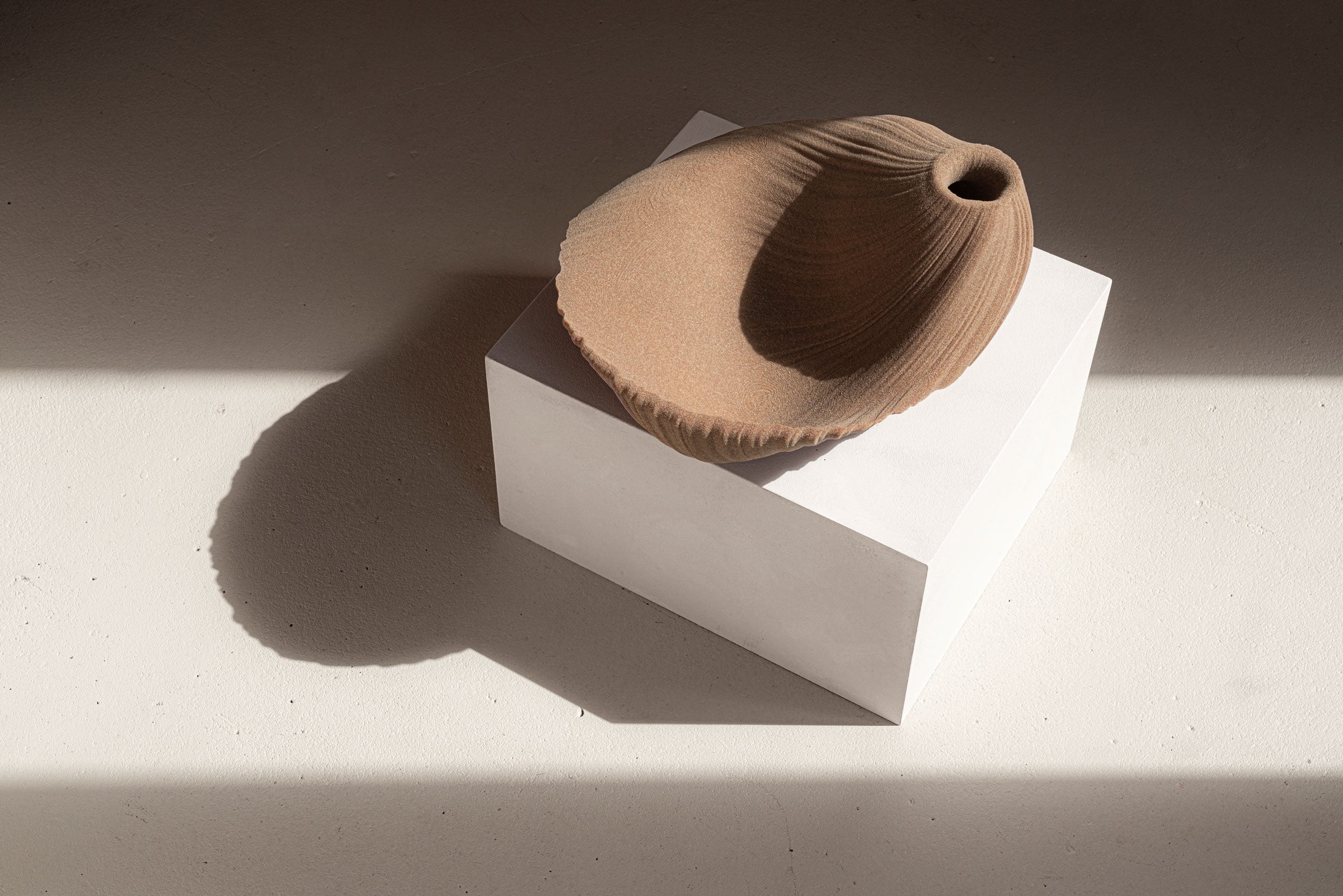 Flow Vessel Natural Sand by Rive Roshan