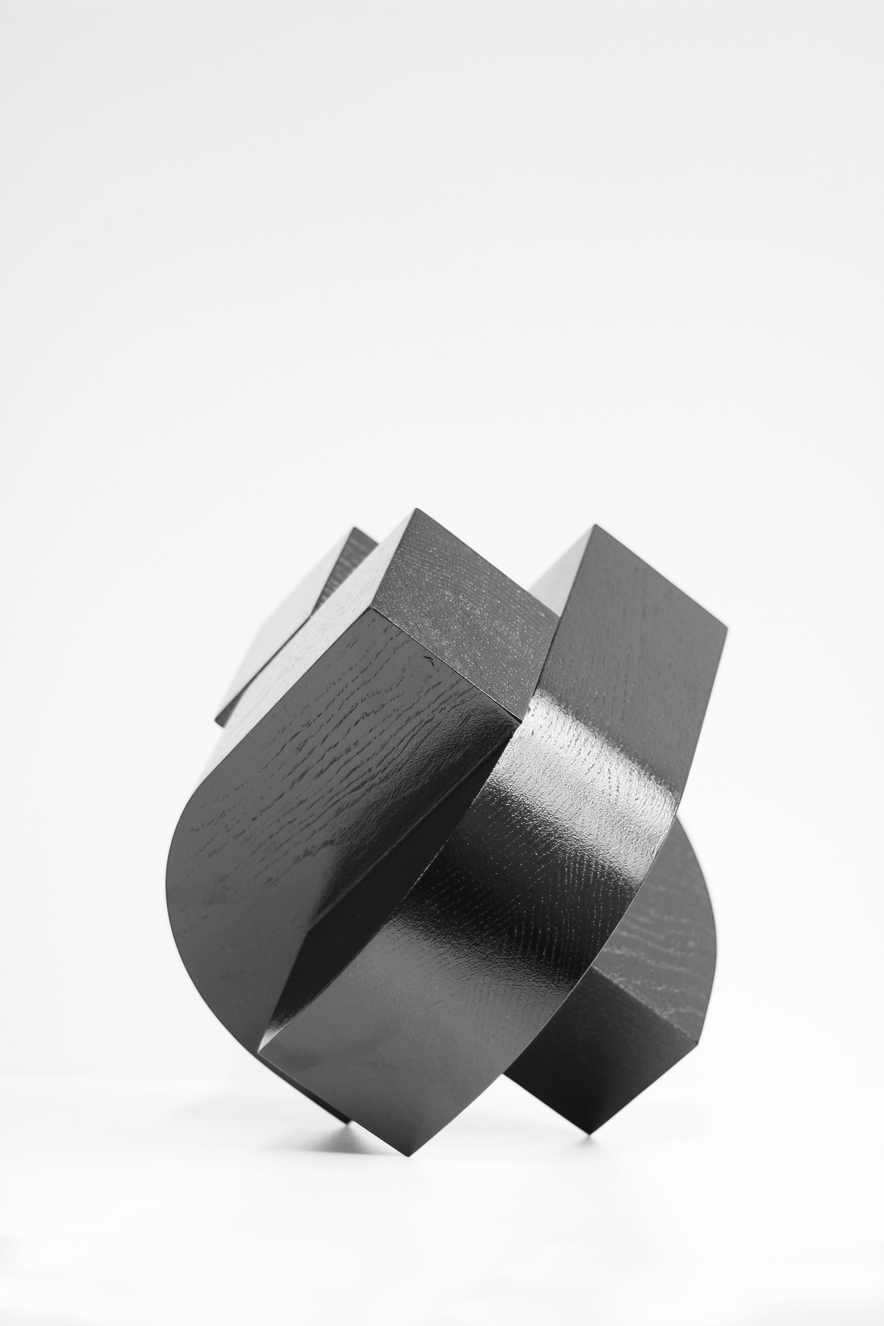 X4 J Object Medium by Studio Verbaan