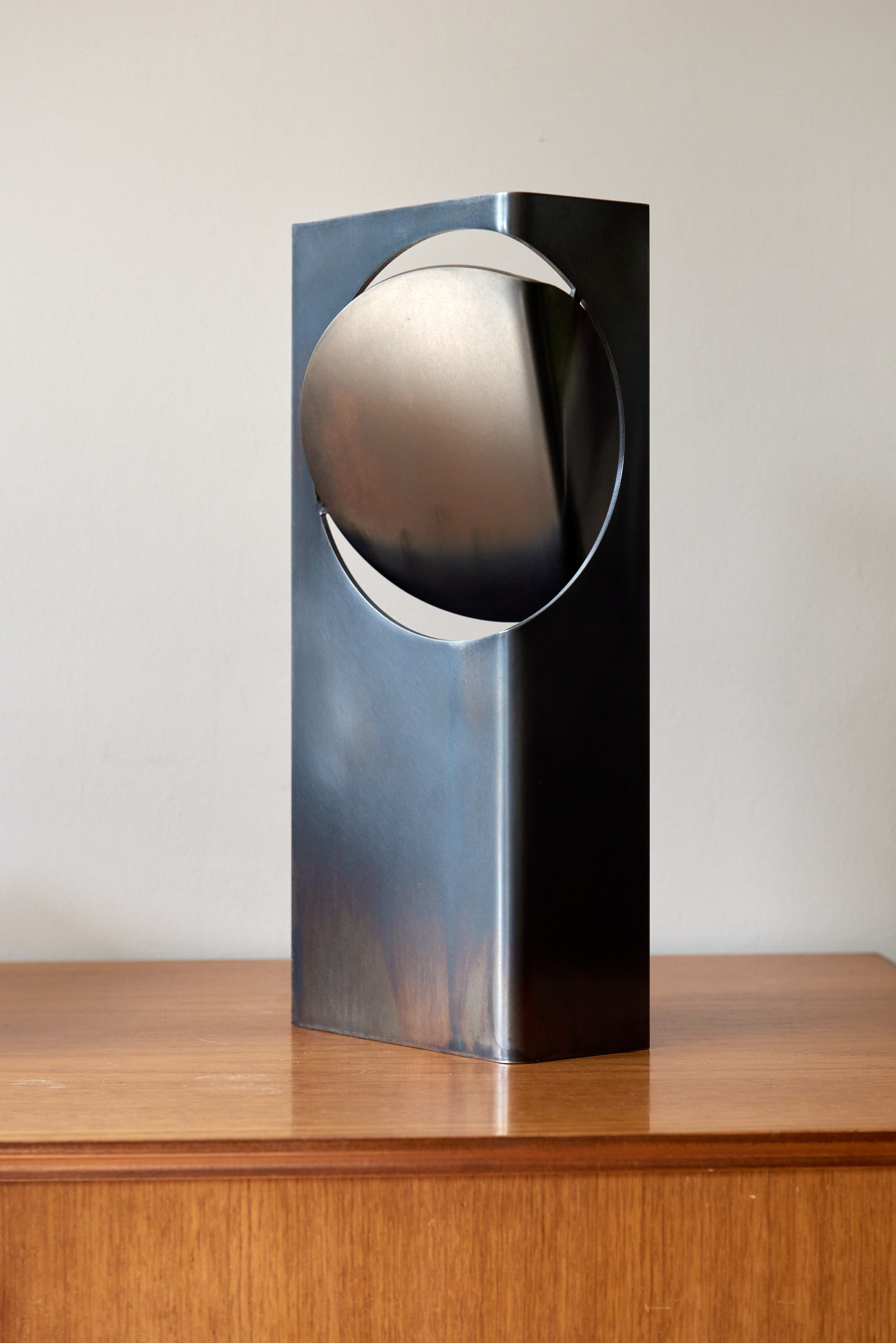 ONE ASYMMETRIC Warm Grey Patina Table Light by Frank Penders